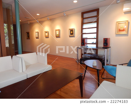 Picturesque room 22274183