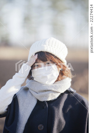 Woman in mask 22274414