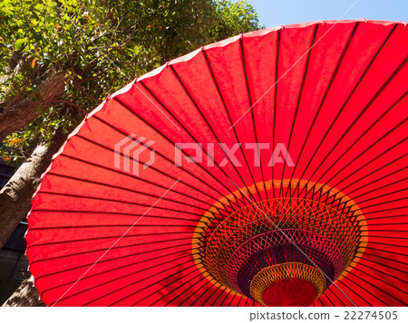 Japanese red umbrella 22274505