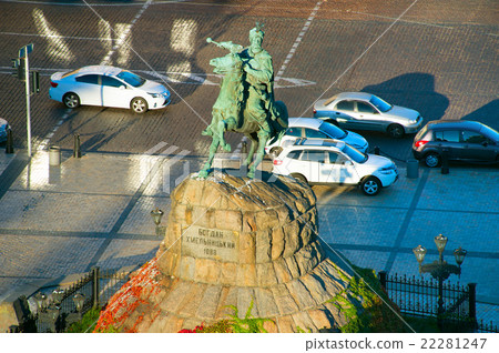 Bohdan Khmelnytsky monument. Kiev, Ukraine Bohdan Khmelnytsky monument. Kiev, Ukraine 22281247