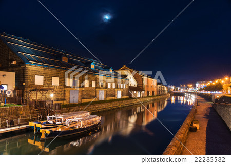 Otaru canal and boat at night 22285582