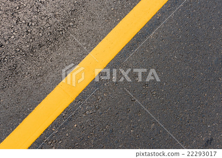 yellow line on the new road 22293017