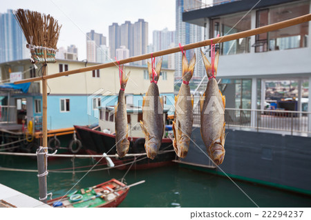 Floating village in the Aberdeen bay in Hong Kong 22294237