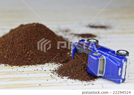 Truck rollover 22294524