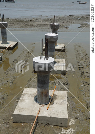 Concrete steel pier construction at the coast 22301827