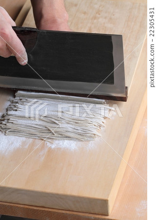 Soba noodles 22305431