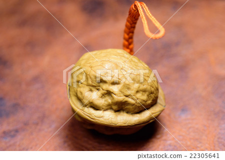 Netsuke of walnut Netsuke of walnut 22305641