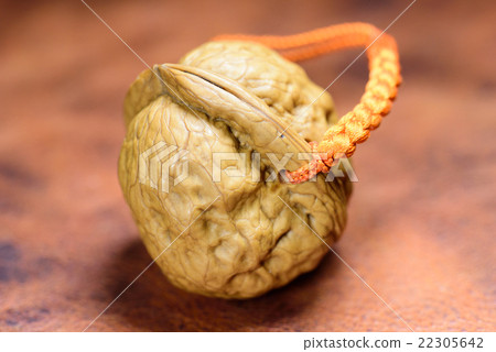 Netsuke of walnut Netsuke of walnut 22305642