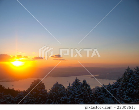 Sunrise scene of Lake Biwa from mount Hiei/Shiga,J Sunrise scene of Lake Biwa from mount Hiei/Shiga,J 22308613