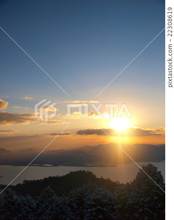 Sunrise scene of Lake Biwa from mount Hiei/Shiga,J Sunrise scene of Lake Biwa from mount Hiei/Shiga,J 22308619