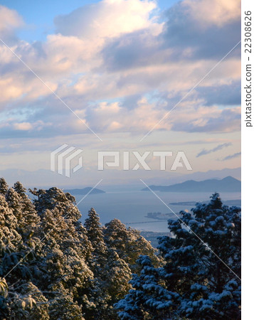 Sunrise scene of Lake Biwa from mount Hiei/Shiga,J Sunrise scene of Lake Biwa from mount Hiei/Shiga,J 22308626