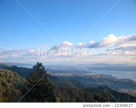 Sunrise scene of Lake Biwa from mount Hiei/Shiga,J 22308627