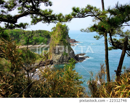 Tanaka rock overlooking Kanazawa, Noto gumi · gumanmen promenade 22312746