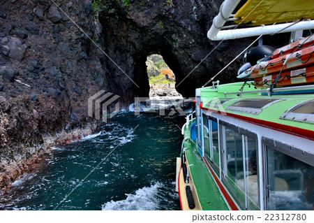 Kanazawa · Notogumi · Gwanghwamen tour boat going into Gwangmen (5) 22312780