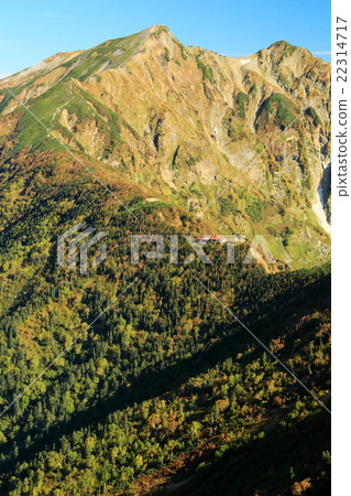 從北阿爾卑斯山Ogatake看見的秋天色的鹿島Atsugatake dake 從北阿爾卑斯山Ogatake看見的秋天色的鹿島Atsugatake dake 22314717