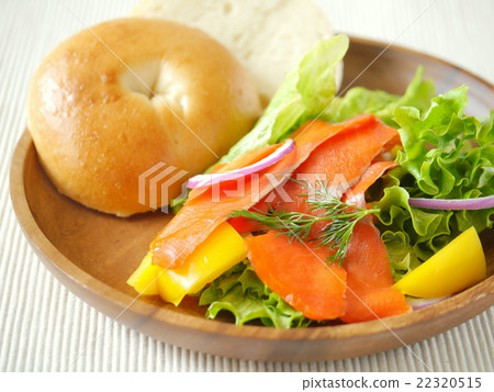 Bagel lunch plate (horizontal position) Bagel lunch plate (horizontal position) 22320515