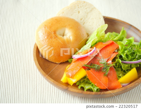 Bagel lunch plate (left space) Bagel lunch plate (left space) 22320517