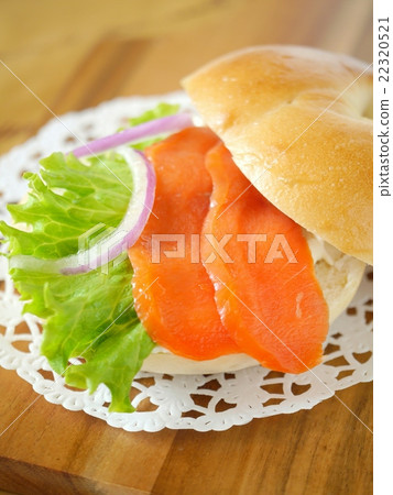 Smoked salmon and cream cheese bagel sandwich Smoked salmon and cream cheese bagel sandwich 22320521