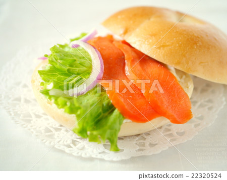 Bagel sand of smoked salmon and cream cheese (sideways up) Bagel sand of smoked salmon and cream cheese (sideways up) 22320524
