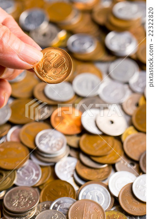 Senior hand massive coin money money photo money savings massive Japanese coin currency Japanese coin 22322820