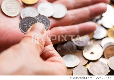 Senior hand massive coin money money photo money savings massive Japanese coin currency Japanese coin Senior hand massive coin money money photo money savings massive Japanese coin currency Japanese coin 22322837
