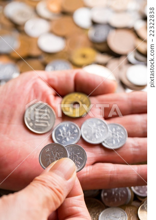 Senior hand massive coin money money photo money savings massive Japanese coin currency Japanese coin Senior hand massive coin money money photo money savings massive Japanese coin currency Japanese coin 22322838