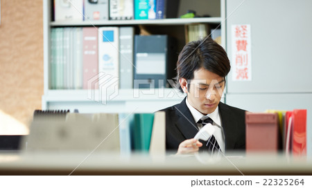 Businessman in desk work 22325264