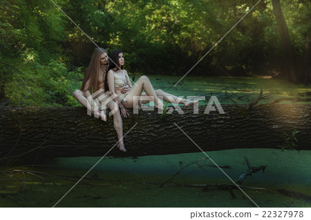 Couple in the woods. 22327978
