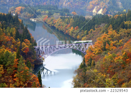 秋天Todami河第1個鐵橋樑 秋天Todami河第1個鐵橋樑 22329543
