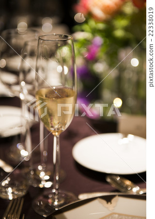 Champagne  22338019