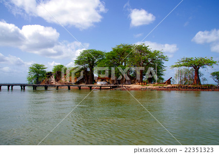 Gambia Kunta Kinteh Island Kunta · Quinte Island 22351323