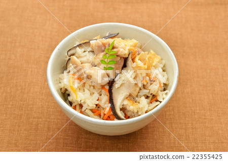 煮熟的米飯，米五米的形象，很快。 22355425