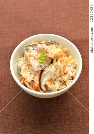 煮熟的米飯，米五米的形象，很快。 22355429