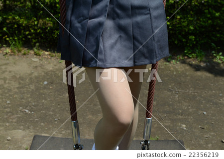 一個迷你裙的女人 一個迷你裙的女人 22356219