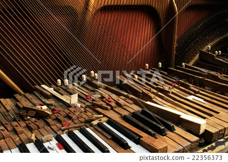 Old broken piano Old broken piano 22356373