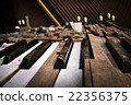 Old broken piano 22356375