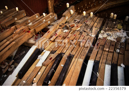 Old broken piano Old broken piano 22356379
