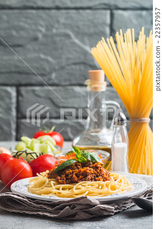 Spaghetti bolognese with ingredients Spaghetti bolognese with ingredients 22357957
