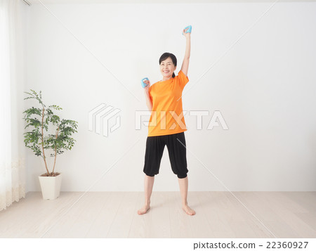 Middle women exercising with a smile 22360927