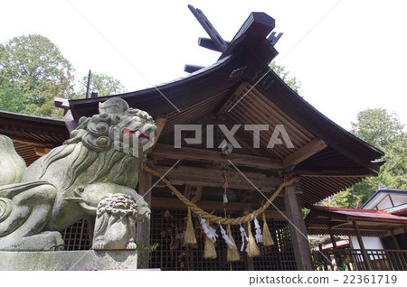 Tinsuno-cho Shinmei神社Tinsu Festival的Shinshu Kamiina神社是一個非物質文化財產名稱左翼護衛犬和崇拜鳥的側視圖 22361719