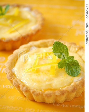 Lemon tart (vertical position) Lemon tart (vertical position) 22363745