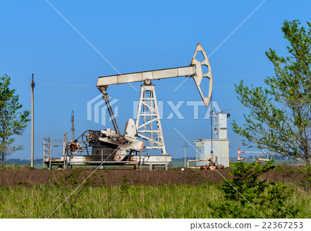 Old pumpjack 22367253