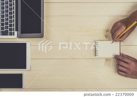 Notepad and laptop computer, analog and digital, comparison 22370009