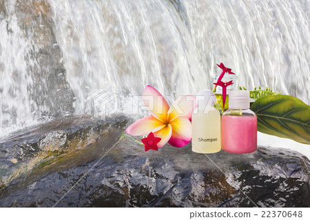 Mini setMini set of bubble bath and shower gel liquid with pink Mini setMini set of bubble bath and shower gel liquid with pink 22370648