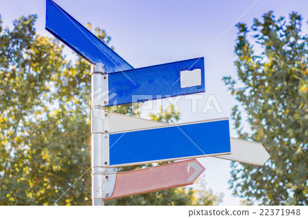 A sign 22371948