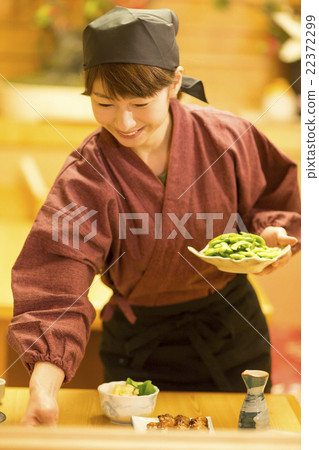 居酒屋的女性員工 照片素材 圖片 圖庫