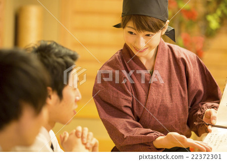 居酒屋的女性員工 居酒屋的女性員工 22372301