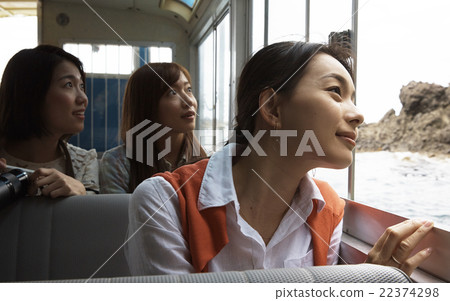 一個女人享受旅行 22374298