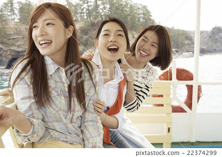 一個女人享受旅行 22374299