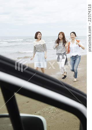 A woman enjoying traveling 22374318